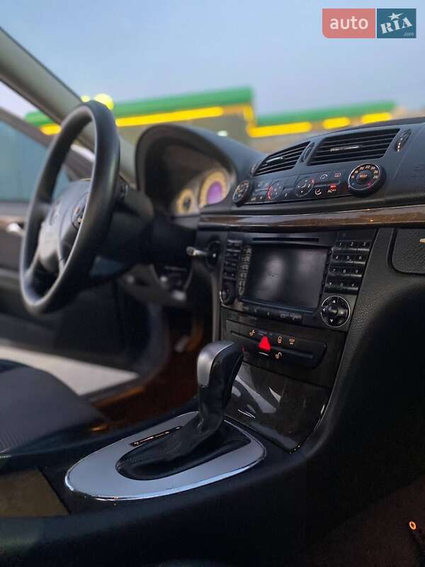 Седан Mercedes-Benz E-Class 2003 в Чернівцях