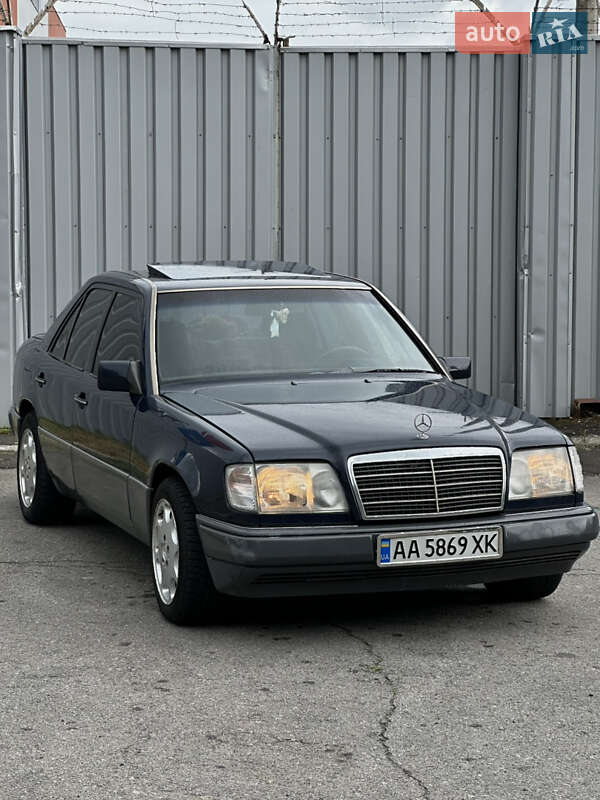 Седан Mercedes-Benz E-Class 1988 в Малині