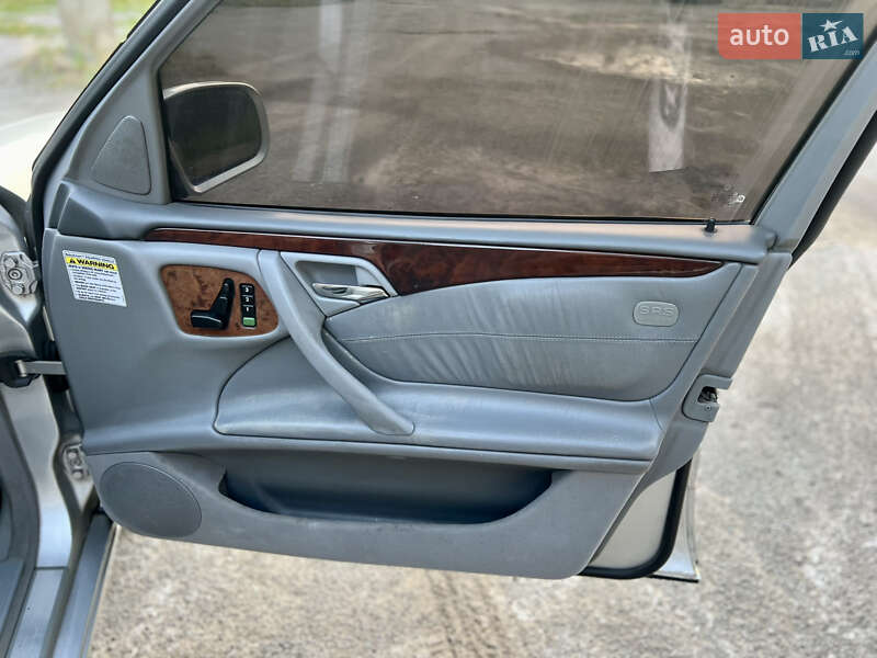 Седан Mercedes-Benz E-Class 2002 в Виннице