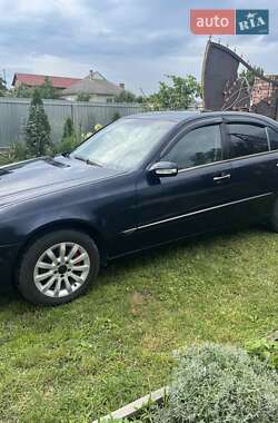 Седан Mercedes-Benz E-Class 2002 в Черновцах