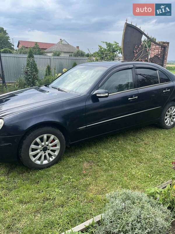 Mercedes-Benz E-Class 2002