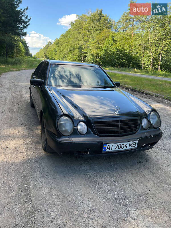 Седан Mercedes-Benz E-Class 1999 в Маневичах