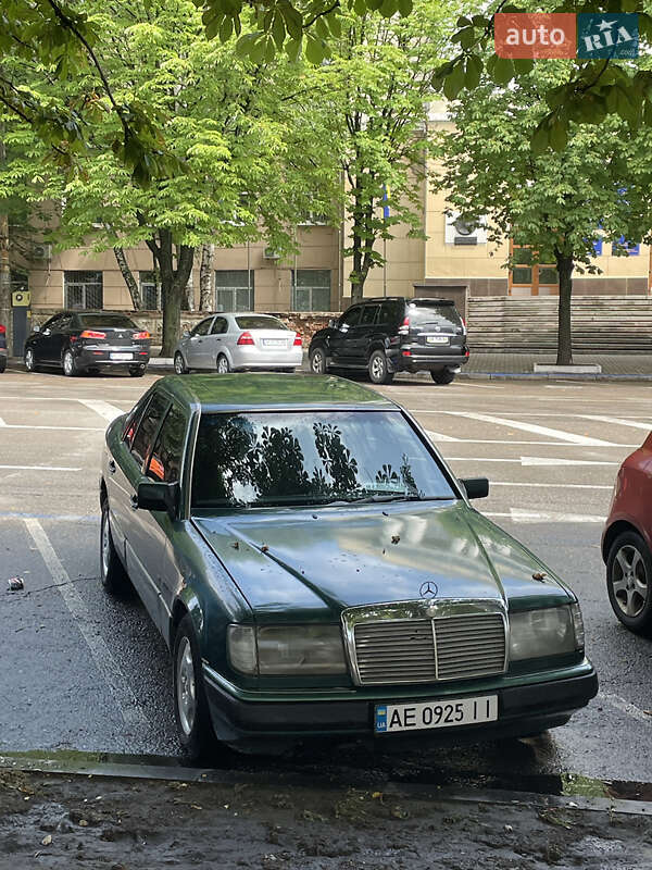 Mercedes-Benz E-Class 1992
