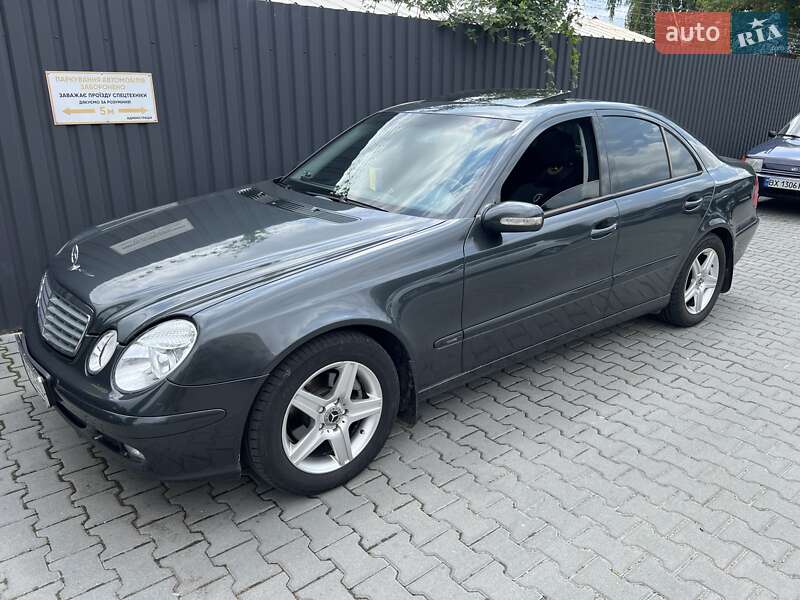 Седан Mercedes-Benz E-Class 2004 в Хмельницком