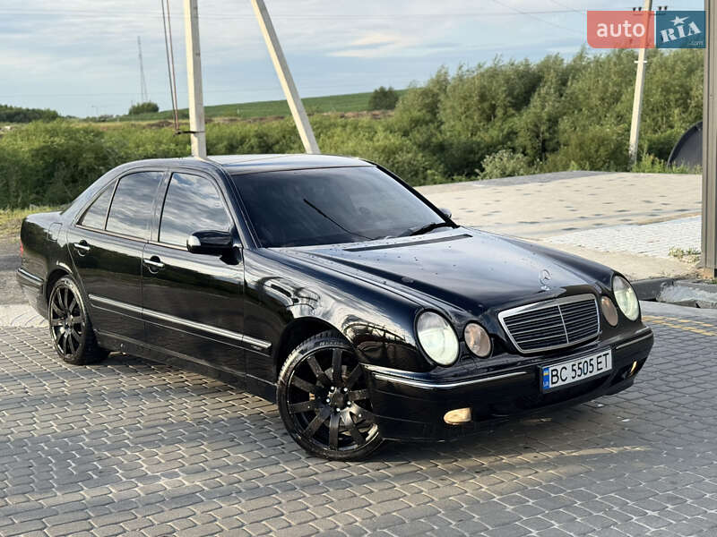 Седан Mercedes-Benz E-Class 2001 в Львові