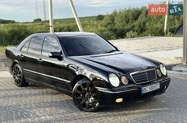 Седан Mercedes-Benz E-Class 2001 в 