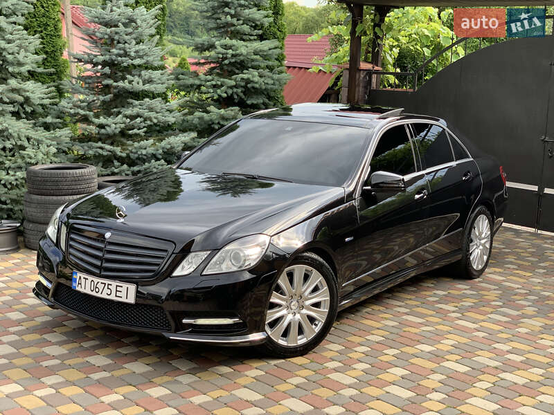 Седан Mercedes-Benz E-Class 2012 в Ивано-Франковске