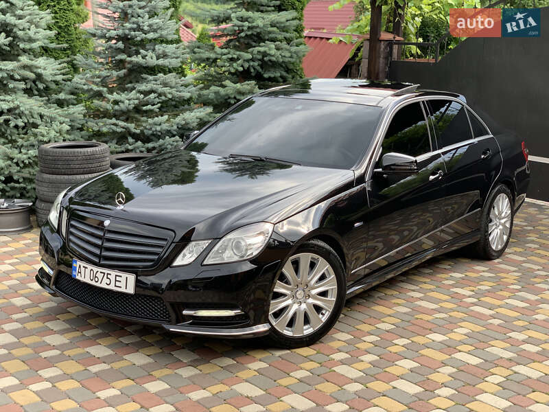 Седан Mercedes-Benz E-Class 2012 в Ивано-Франковске