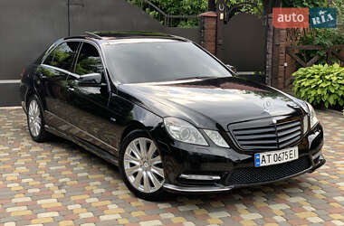 Седан Mercedes-Benz E-Class 2012 в 