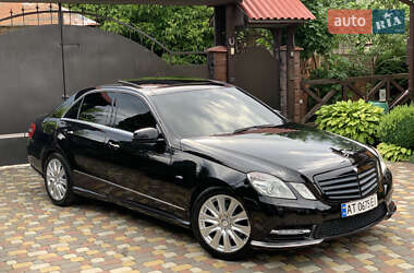 Седан Mercedes-Benz E-Class 2012 в 