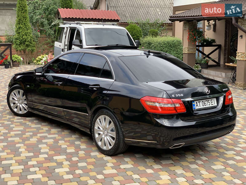 Седан Mercedes-Benz E-Class 2012 в Ивано-Франковске