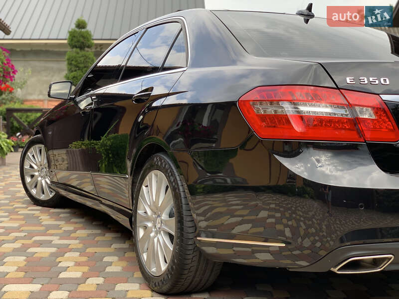 Седан Mercedes-Benz E-Class 2012 в Ивано-Франковске