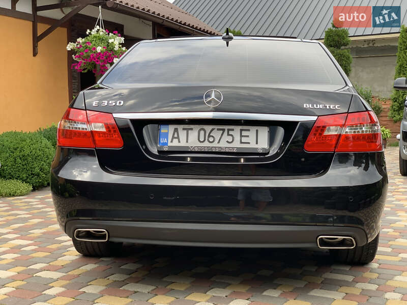 Седан Mercedes-Benz E-Class 2012 в Ивано-Франковске