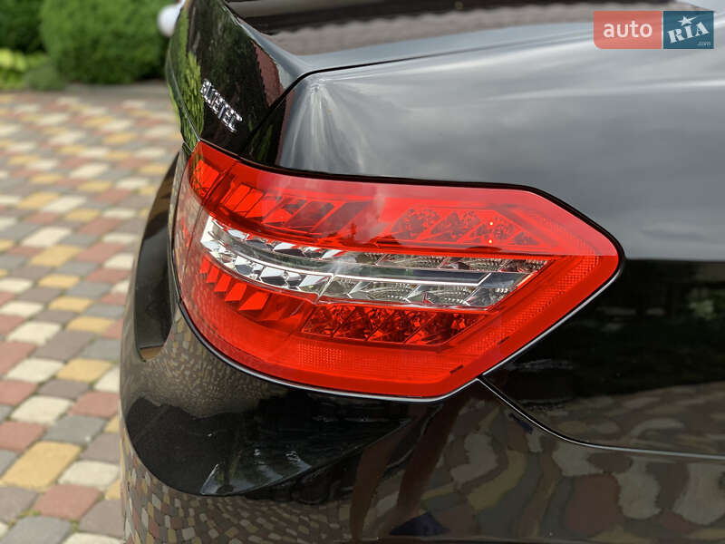 Седан Mercedes-Benz E-Class 2012 в Ивано-Франковске