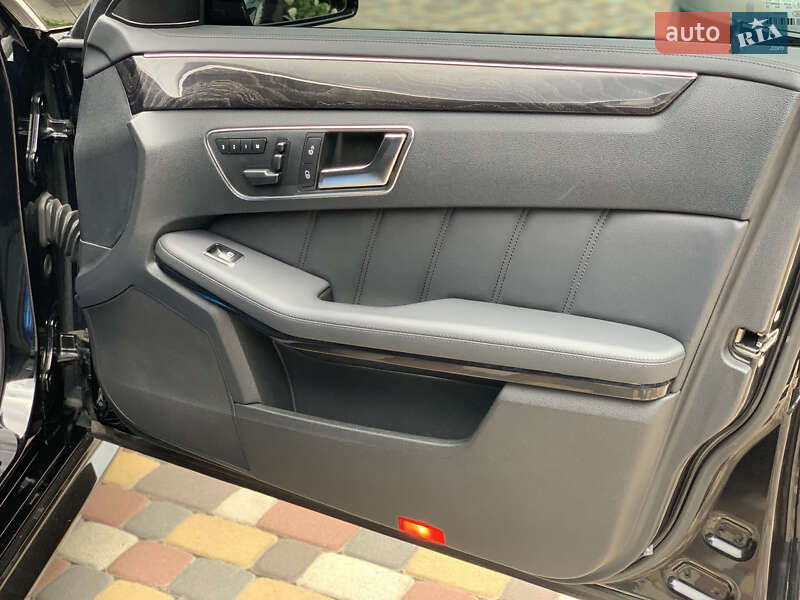 Седан Mercedes-Benz E-Class 2012 в Ивано-Франковске