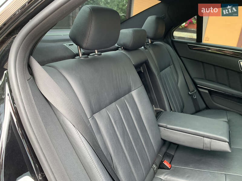 Седан Mercedes-Benz E-Class 2012 в Ивано-Франковске