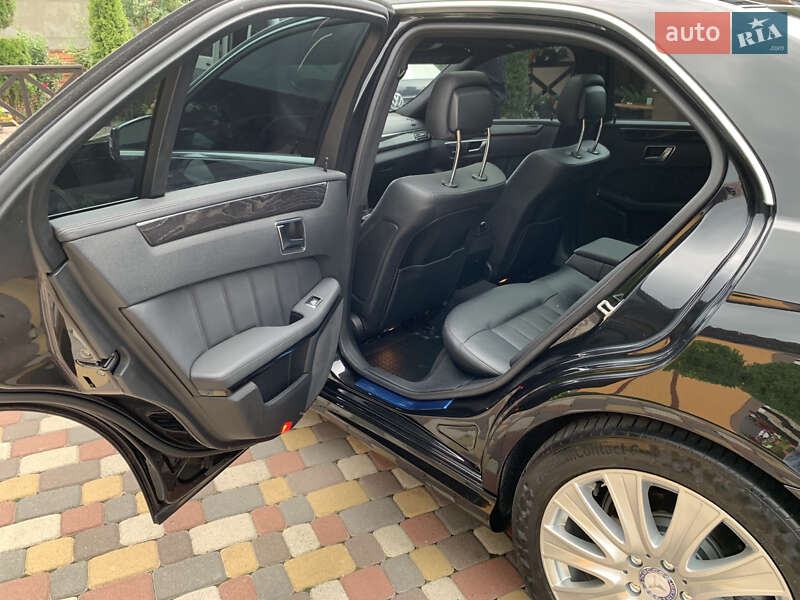 Седан Mercedes-Benz E-Class 2012 в Ивано-Франковске