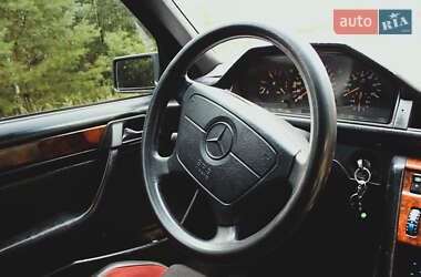 Седан Mercedes-Benz E-Class 1995 в 
