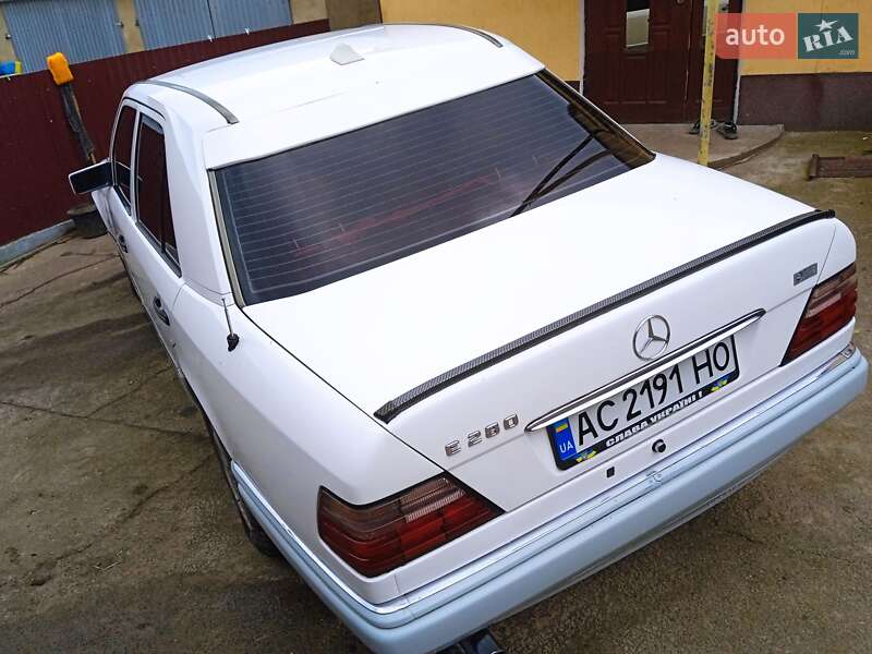 Седан Mercedes-Benz E-Class 1994 в Луцке