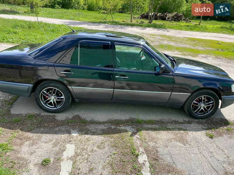 Седан Mercedes-Benz E-Class 1995 в Глухове