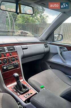 Седан Mercedes-Benz E-Class 1999 в 