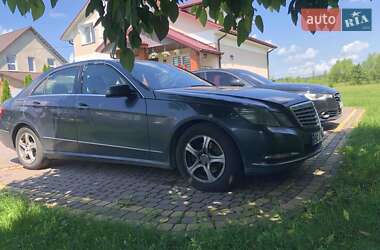 Седан Mercedes-Benz E-Class 2011 в Яворові