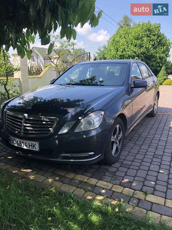 Седан Mercedes-Benz E-Class 2011 в Яворові