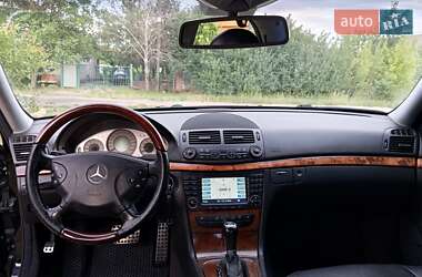 Седан Mercedes-Benz E-Class 2005 в Дніпрі