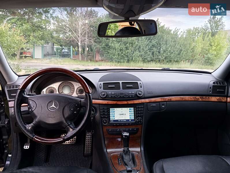Седан Mercedes-Benz E-Class 2005 в Днепре