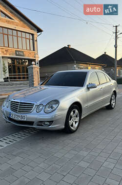 Седан Mercedes-Benz E-Class 2002 в Новоселиці