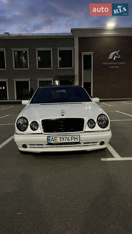 Седан Mercedes-Benz E-Class 1997 в Киеве