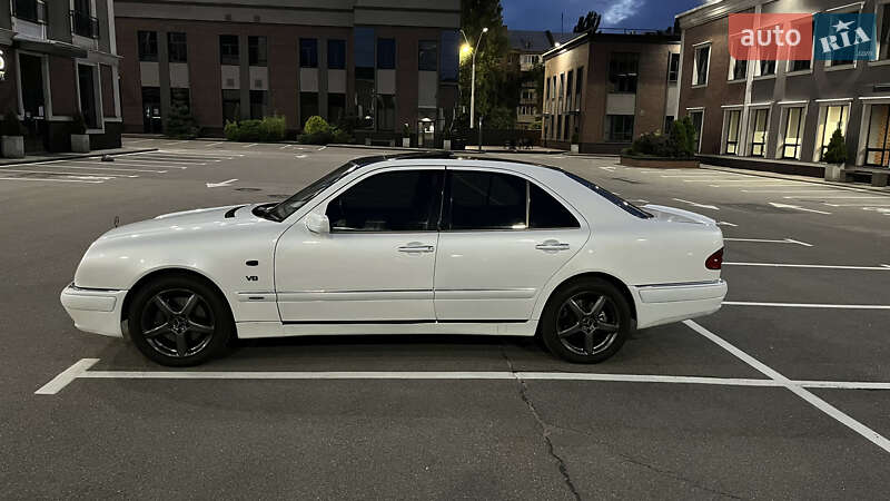 Седан Mercedes-Benz E-Class 1997 в Киеве