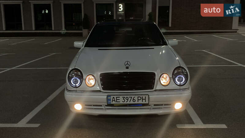 Седан Mercedes-Benz E-Class 1997 в Киеве