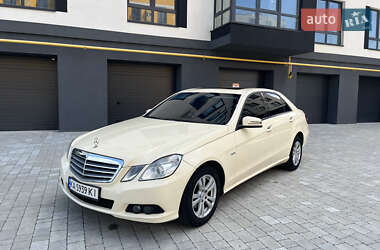 Седан Mercedes-Benz E-Class 2011 в 