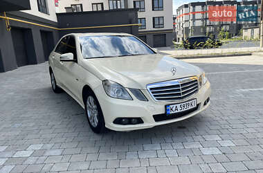 Седан Mercedes-Benz E-Class 2011 в 