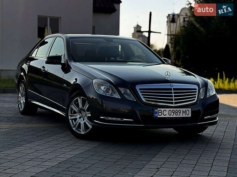 Седан Mercedes-Benz E-Class 2011 в Львове