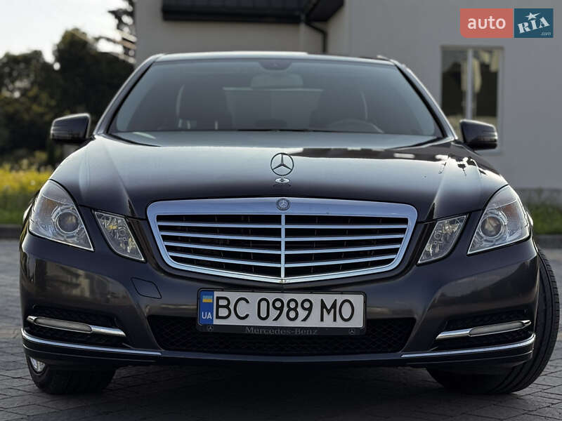 Седан Mercedes-Benz E-Class 2011 в Львове