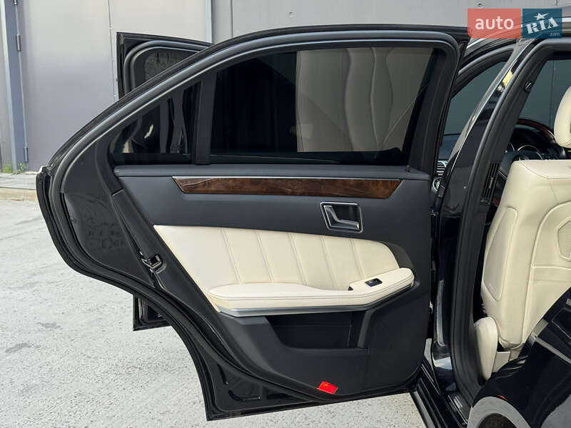 Седан Mercedes-Benz E-Class 2015 в Киеве