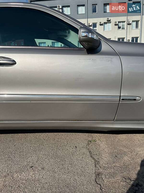 Седан Mercedes-Benz E-Class 2003 в Рівному