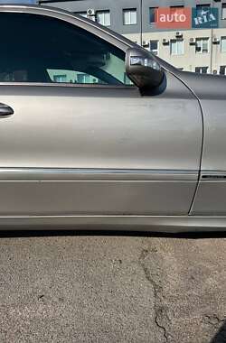 Седан Mercedes-Benz E-Class 2003 в 