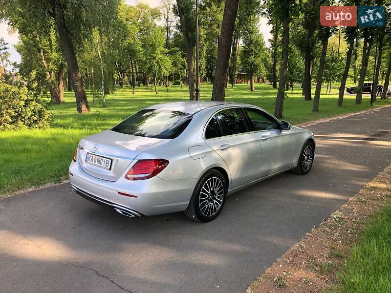 Седан Mercedes-Benz E-Class 2016 в Киеве