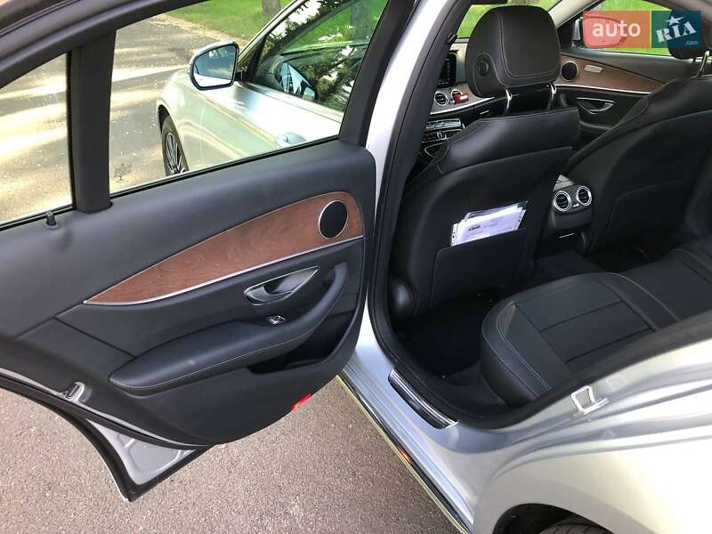 Седан Mercedes-Benz E-Class 2016 в Киеве