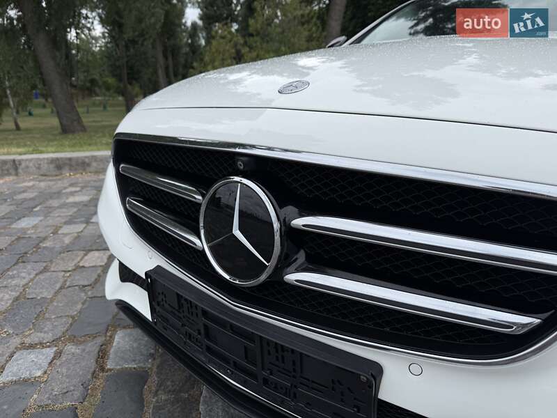 Седан Mercedes-Benz E-Class 2016 в Киеве