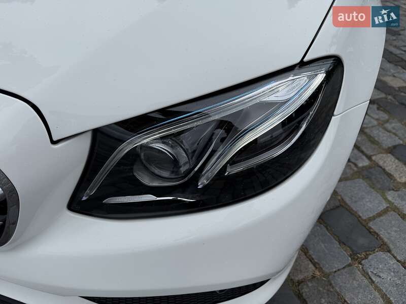 Седан Mercedes-Benz E-Class 2016 в Киеве