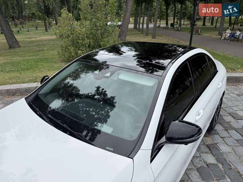 Седан Mercedes-Benz E-Class 2016 в Киеве