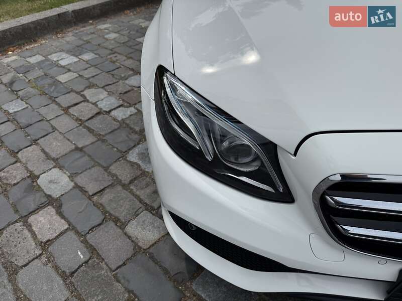Седан Mercedes-Benz E-Class 2016 в Киеве