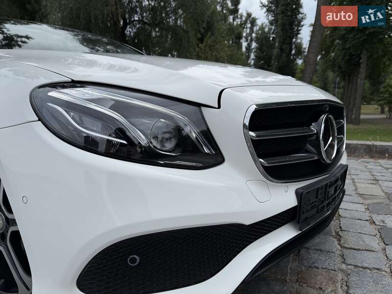 Седан Mercedes-Benz E-Class 2016 в Киеве