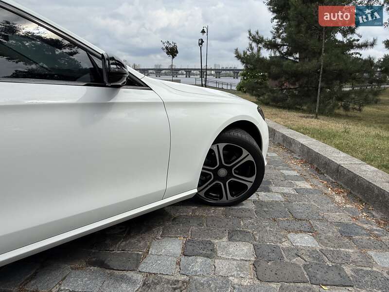 Седан Mercedes-Benz E-Class 2016 в Киеве