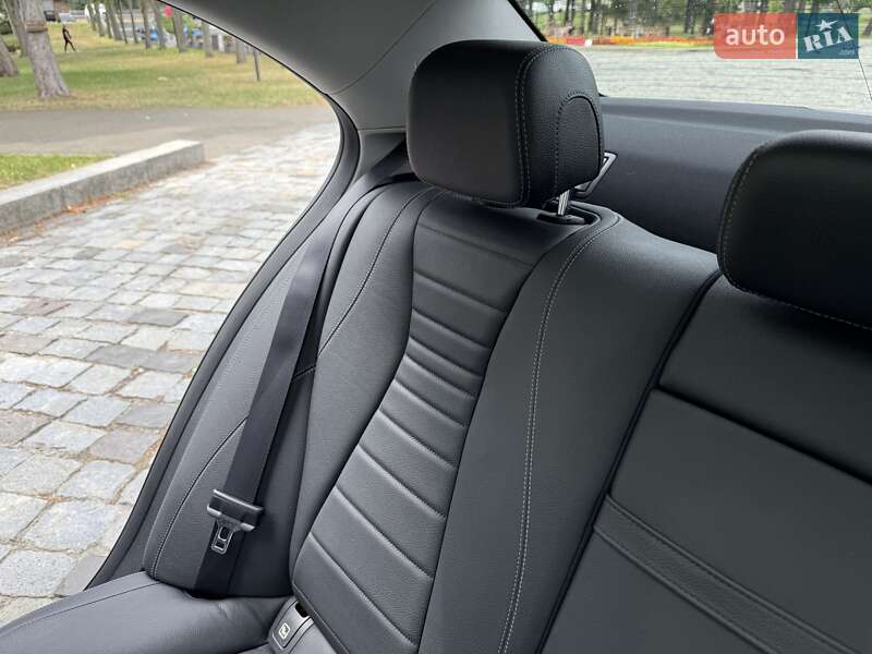 Седан Mercedes-Benz E-Class 2016 в Киеве