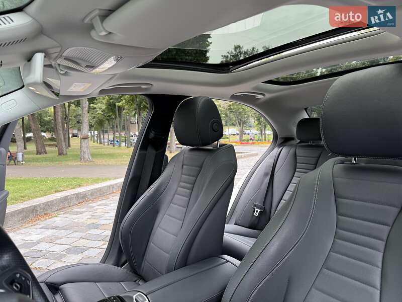 Седан Mercedes-Benz E-Class 2016 в Киеве